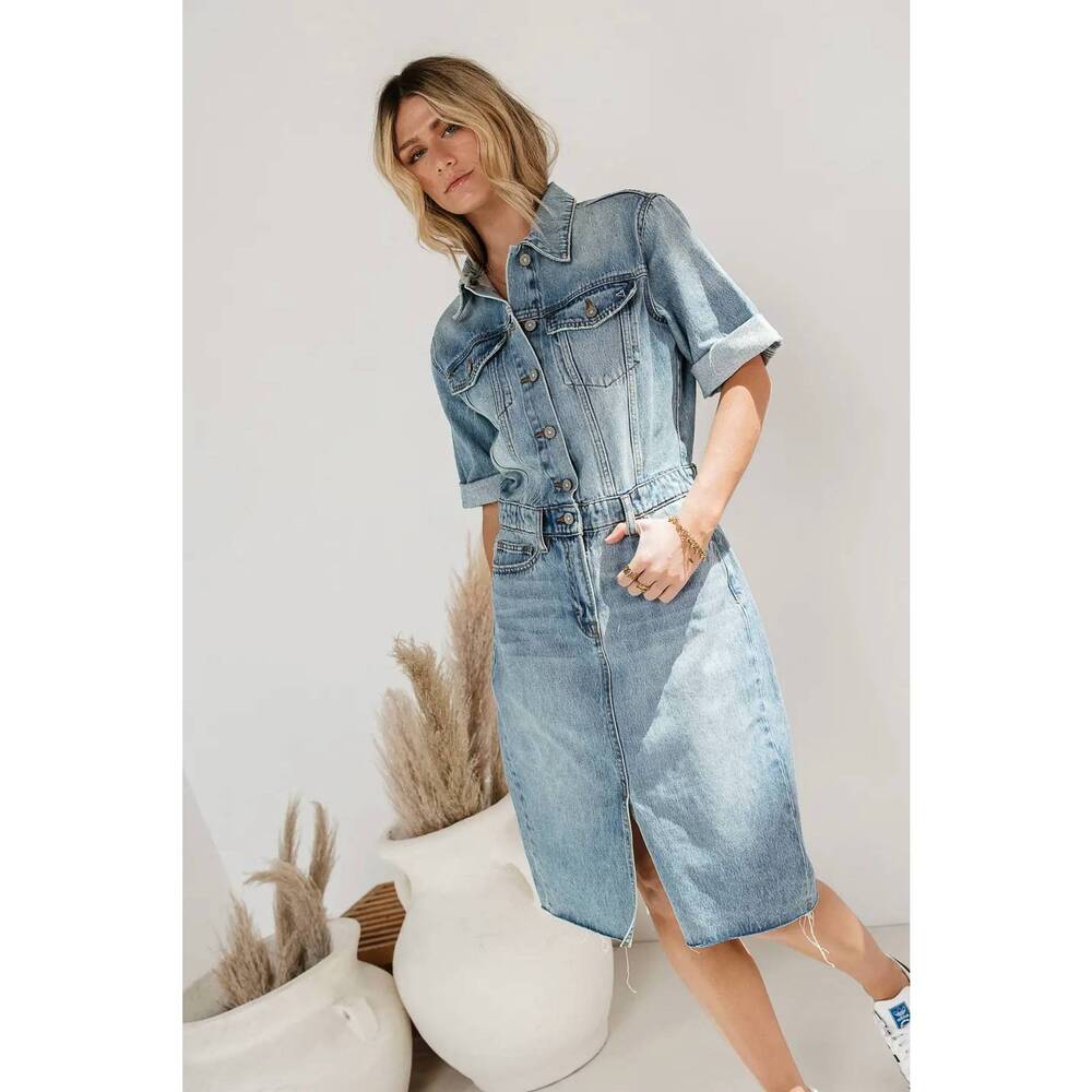 NEW HIDDEN pixie denim dress in light wash